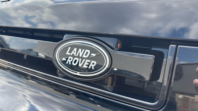 Land Rover Defender 3.0 D350 Trophy Edition Deep Sandglow 110 5dr Auto Diesel Estate - Image 54